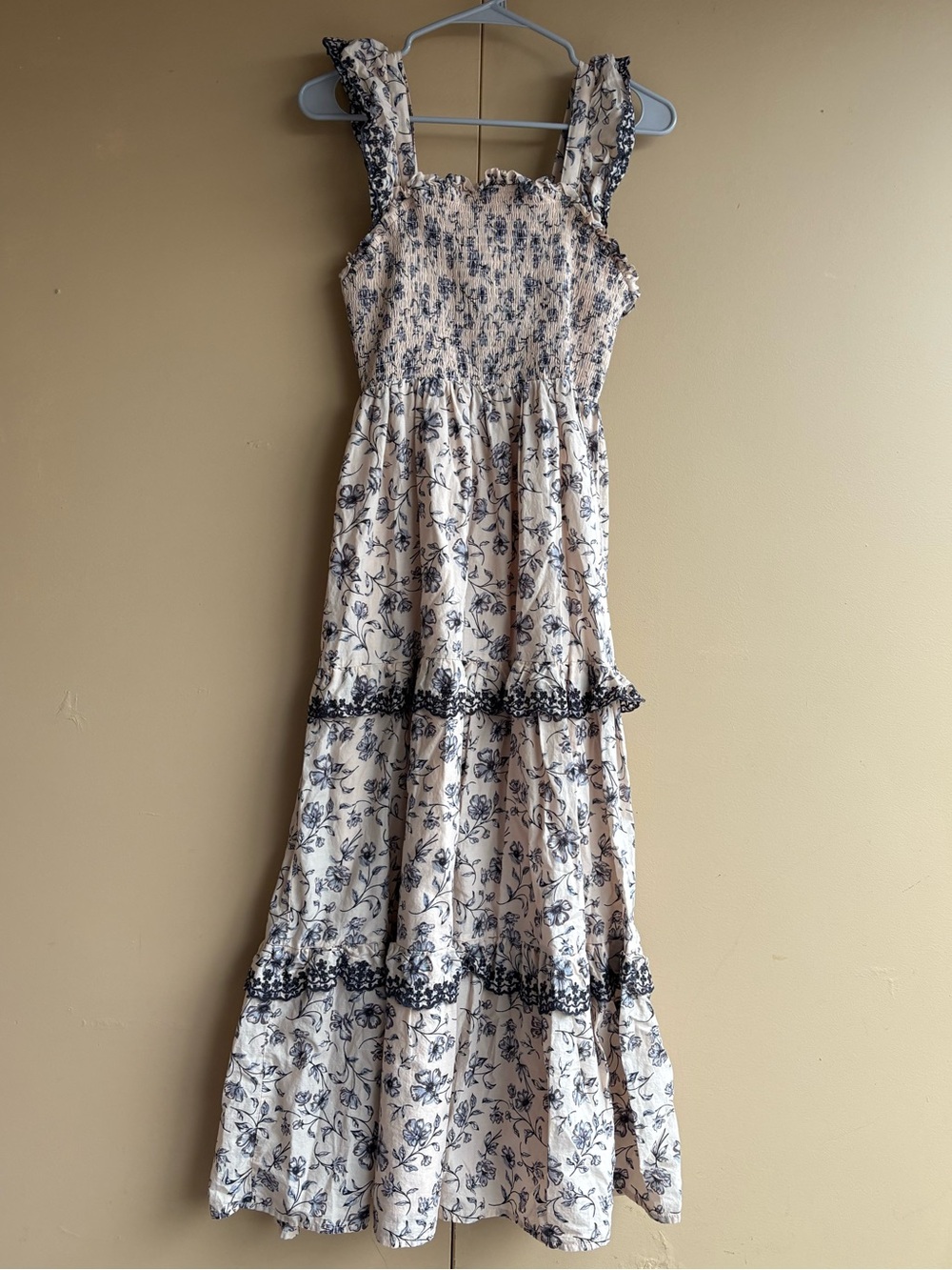 Haute Hippe women’s floral midi maxi smocked dress